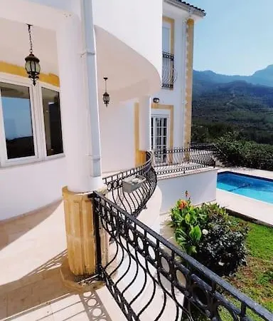 Tropical Mountain With Pool & Sea View Вилла Кирения