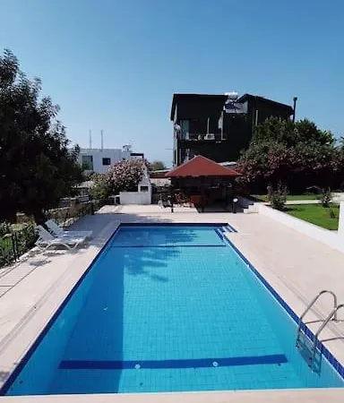 Tropical Mountain With Pool & Sea View Кирения