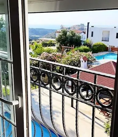 Tropical Mountain With Pool & Sea View *