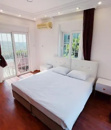 Tropical Mountain With Pool & Sea View Кирения