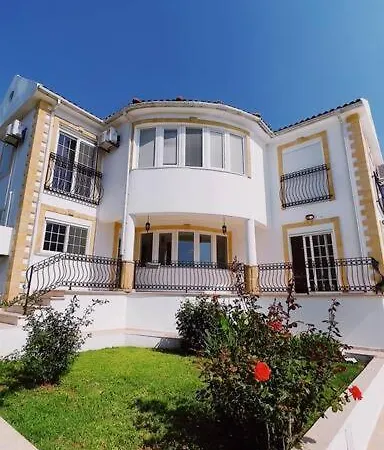 Tropical Mountain With Pool & Sea View