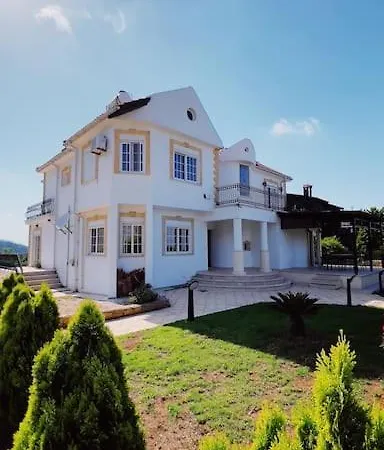 Tropical Mountain With Pool & Sea View Кирения