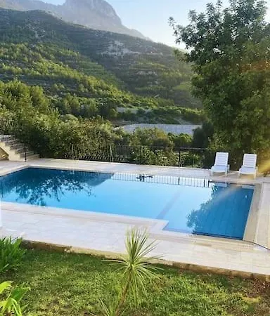 Tropical Mountain With Pool & Sea View Вилла